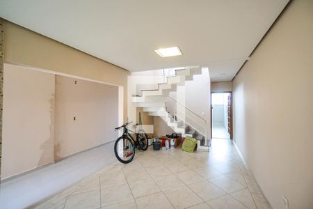 Sala de casa à venda com 4 quartos, 300m² em Chácara Santo Antônio (Zona Leste), São Paulo