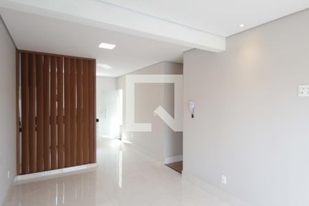 Sala de casa para alugar com 3 quartos, 150m² em Glória, Belo Horizonte