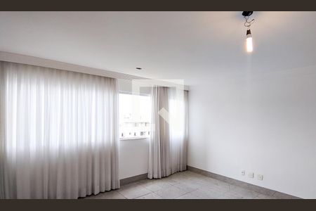 Sala de apartamento para alugar com 3 quartos, 84m² em Sagrada Família, Belo Horizonte