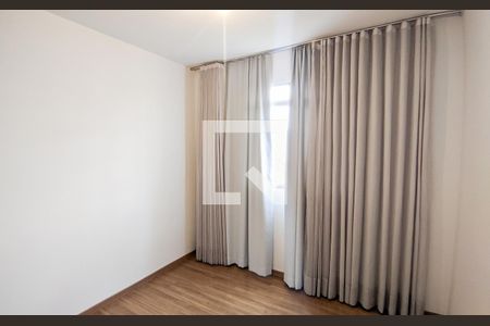 Quarto de apartamento para alugar com 3 quartos, 84m² em Sagrada Família, Belo Horizonte