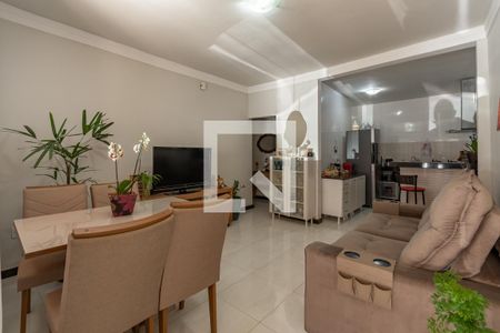 Sala de casa à venda com 4 quartos, 189m² em Minas Caixa, Belo Horizonte