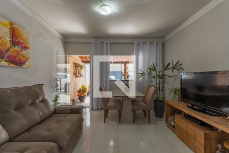 Sala de casa à venda com 4 quartos, 189m² em Minas Caixa, Belo Horizonte