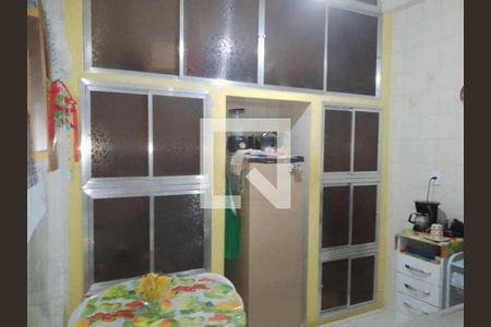 Casa à venda com 60m², 4 quartos e 1 vaga