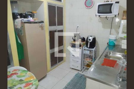 Casa à venda com 60m², 4 quartos e 1 vaga