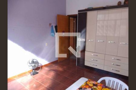 Casa à venda com 60m², 4 quartos e 1 vaga