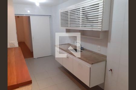 Apartamento à venda com 3 quartos, 130m² em Leme, Rio de Janeiro