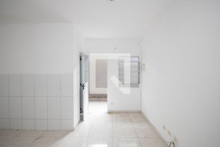 Sala/Cozinha de kitnet/studio para alugar com 1 quarto, 35m² em Vila Nova Galvão, São Paulo