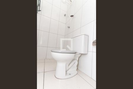 Banheiro de apartamento para alugar com 1 quarto, 35m² em Vila Nova Galvão, São Paulo