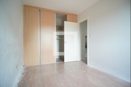 Quarto 1 de apartamento para alugar com 2 quartos, 64m² em Jardim Itu, Porto Alegre