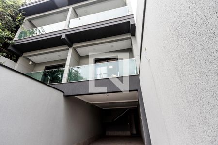 Fachada de casa à venda com 3 quartos, 190m² em Vila Ipojuca, São Paulo