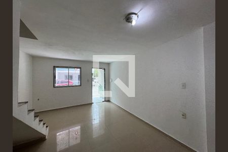 Sala de casa de condomínio para alugar com 3 quartos, 180m² em Recreio dos Bandeirantes, Rio de Janeiro