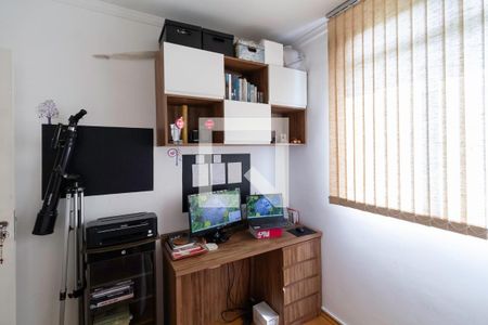 Quarto de apartamento à venda com 2 quartos, 51m² em Cabral, Contagem