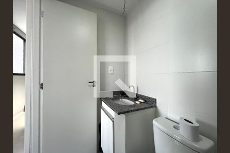 Banheiro de apartamento para alugar com 1 quarto, 36m² em Vila Mira, São Paulo