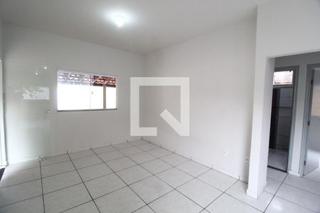 Sala de casa para alugar com 3 quartos, 160m² em Santa Mônica, Uberlândia