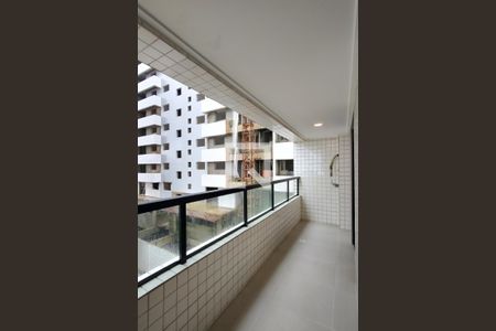 Sacada de apartamento para alugar com 1 quarto, 45m² em Vilamar, Praia Grande