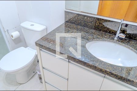 Banheiro de kitnet/studio para alugar com 1 quarto, 20m² em Pantanal, Florianópolis