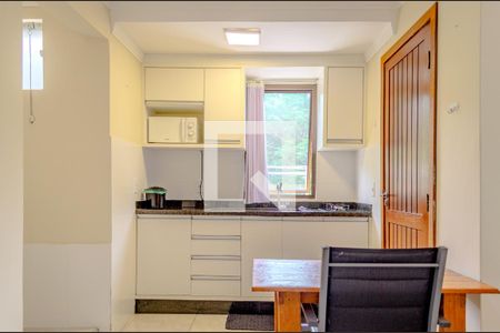 Sala / Quarto / Cozinha de kitnet/studio para alugar com 1 quarto, 20m² em Pantanal, Florianópolis