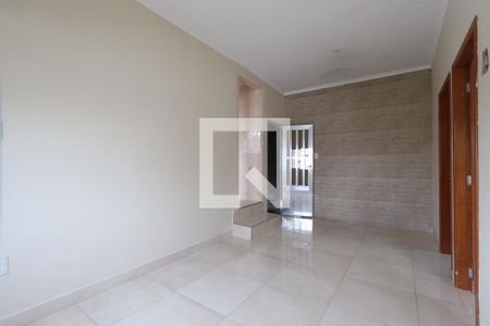 Sala de casa para alugar com 2 quartos, 80m² em Jardim Colorado, São Paulo