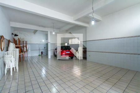 Casa à venda com 300m², 2 quartos e 10 vagas Casa à venda com 300m², 2 quartos e 10 vagasSalão de Festas