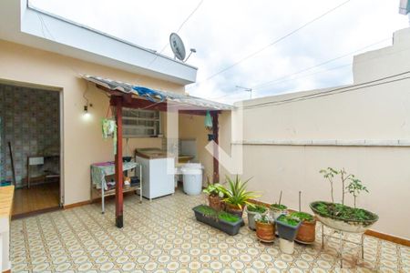 Casa à venda com 300m², 2 quartos e 10 vagas Casa à venda com 300m², 2 quartos e 10 vagasQuintal e Área de Serviço