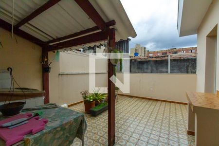 Casa à venda com 300m², 2 quartos e 10 vagas Casa à venda com 300m², 2 quartos e 10 vagasQuintal e Área de Serviço