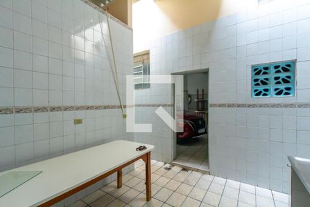 Casa à venda com 300m², 2 quartos e 10 vagas Casa à venda com 300m², 2 quartos e 10 vagasCozinha Salão de Festa