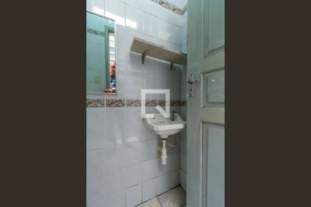 Casa à venda com 300m², 2 quartos e 10 vagas Casa à venda com 300m², 2 quartos e 10 vagasBanheiro Salão de Festas