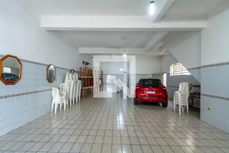 Casa à venda com 300m², 2 quartos e 10 vagas Casa à venda com 300m², 2 quartos e 10 vagasSalão de Festas