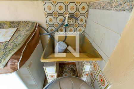 Casa à venda com 300m², 2 quartos e 10 vagas Casa à venda com 300m², 2 quartos e 10 vagasQuintal e Área de Serviço