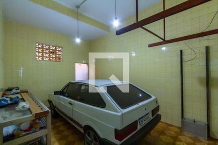 Casa à venda com 300m², 2 quartos e 10 vagas Casa à venda com 300m², 2 quartos e 10 vagasGaragem 1