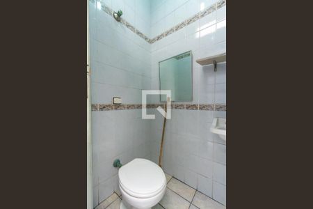 Casa à venda com 300m², 2 quartos e 10 vagas Casa à venda com 300m², 2 quartos e 10 vagasBanheiro Salão de Festas