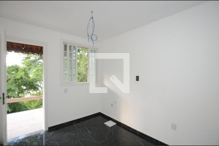 Sala de apartamento para alugar com 1 quarto, 56m² em Vila Valqueire, Rio de Janeiro