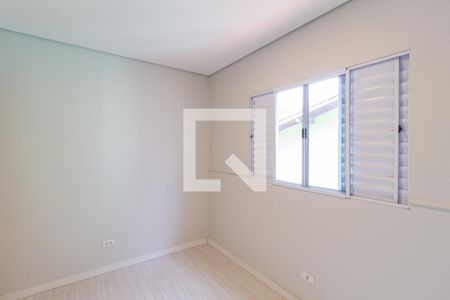 Quarto de casa para alugar com 2 quartos, 80m² em Ayrosa, Osasco