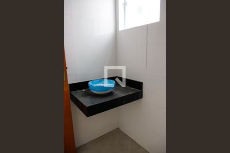 Casa à venda com 73m², 2 quartos e 1 vaga Casa à venda com 73m², 2 quartos e 1 vagaBanheiro da Suíte 1