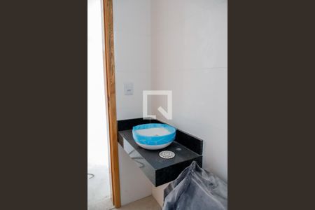 Casa à venda com 73m², 2 quartos e 1 vaga Casa à venda com 73m², 2 quartos e 1 vagaBanheiro da Suíte 2