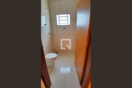 Casa à venda com 266m², 3 quartos e 2 vagas Casa à venda com 266m², 3 quartos e 2 vagasBanheiro