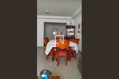 Casa à venda com 266m², 3 quartos e 2 vagas Casa à venda com 266m², 3 quartos e 2 vagasCozinha