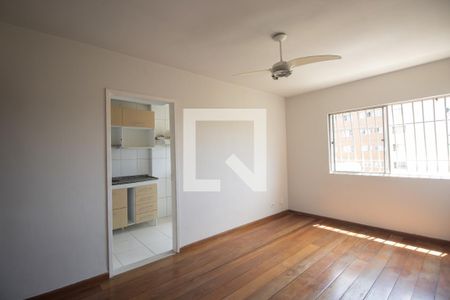 Sala de apartamento para alugar com 2 quartos, 64m² em Colubandê, São Gonçalo