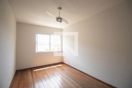 Sala de apartamento para alugar com 2 quartos, 64m² em Colubandê, São Gonçalo