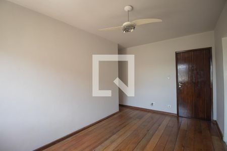 Sala de apartamento para alugar com 2 quartos, 64m² em Colubandê, São Gonçalo