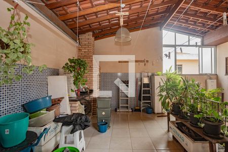Casa à venda com 205m², 3 quartos e 2 vagas Casa à venda com 205m², 3 quartos e 2 vagasÁrea de Serviço