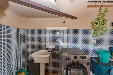 Casa à venda com 205m², 3 quartos e 2 vagas Casa à venda com 205m², 3 quartos e 2 vagasÁrea de Serviço
