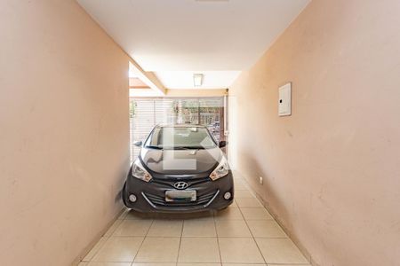 Casa à venda com 205m², 3 quartos e 2 vagas Casa à venda com 205m², 3 quartos e 2 vagasGaragem