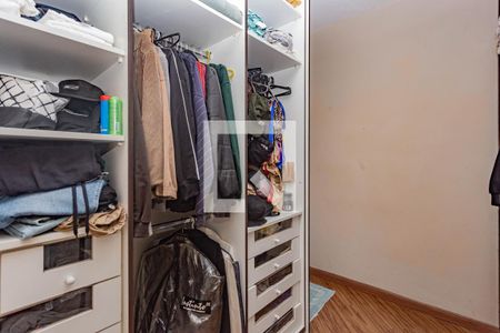 Casa à venda com 205m², 3 quartos e 2 vagas Casa à venda com 205m², 3 quartos e 2 vagasCloset
