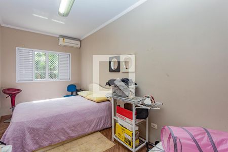 Casa à venda com 205m², 3 quartos e 2 vagas Casa à venda com 205m², 3 quartos e 2 vagasQuarto 2