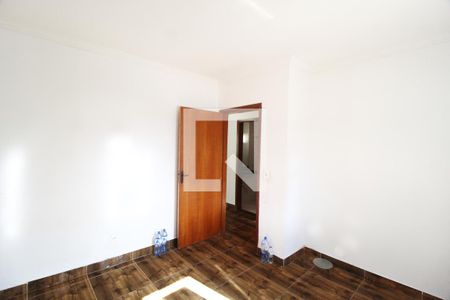 Quarto 2 de apartamento para alugar com 2 quartos, 55m² em Jardim Holanda, Uberlândia