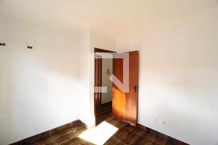 Quarto 1 de apartamento para alugar com 2 quartos, 55m² em Jardim Holanda, Uberlândia