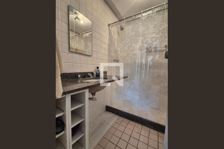 Casa de condomínio à venda com 150m², 3 quartos e 2 vagas Casa de condomínio à venda com 150m², 3 quartos e 2 vagasBanheiro da suite