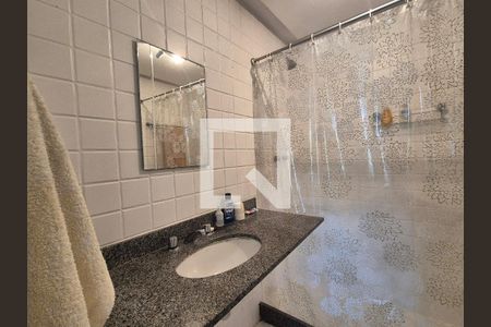 Casa de condomínio à venda com 150m², 3 quartos e 2 vagas Casa de condomínio à venda com 150m², 3 quartos e 2 vagasBanheiro da suite