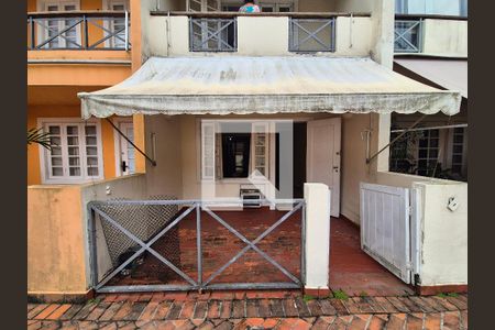 Casa de condomínio à venda com 150m², 3 quartos e 2 vagas Casa de condomínio à venda com 150m², 3 quartos e 2 vagasVaranda da sala